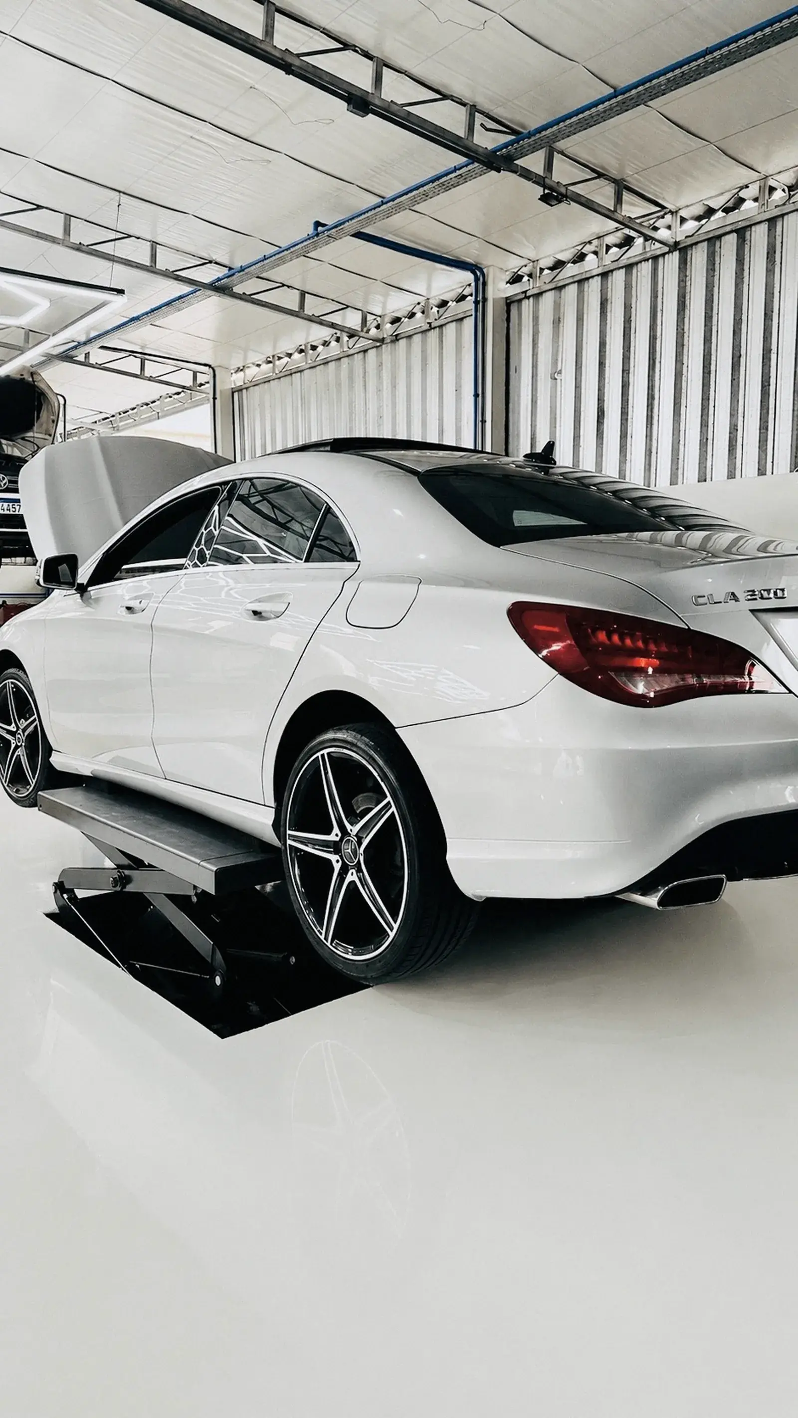 Mercedes-Benz CLA 200 no alinhador de rodas